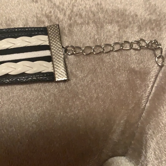 Love Jesus cross braided 5 strand adjust bracelet - Picture 4 of 8